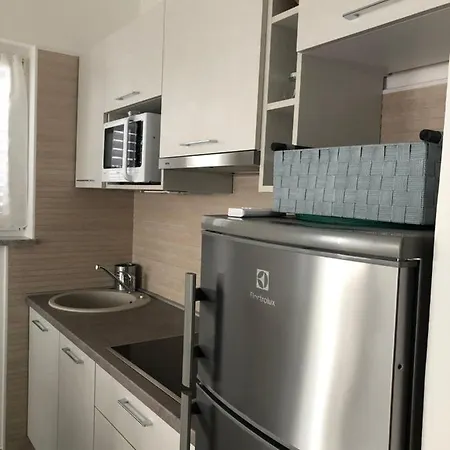 Sea View 400 M From - Free Parking شقة رافني